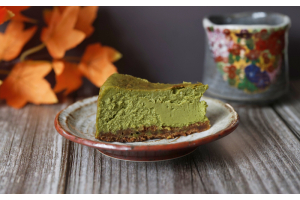 Cheesecake Onctueux au Matcha et Chocolat Blanc