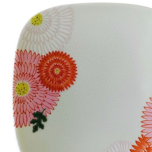 ARITA WARE KOURAKU KILN CHRYSANTHEMUM SMALL SQUARE PLATE
