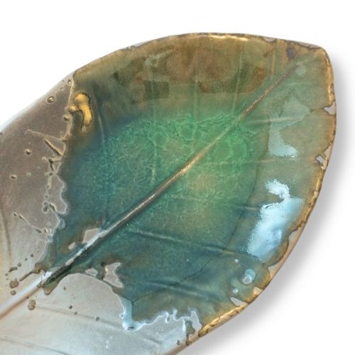 BANKO WARE LEAF MOTIF 22CM PLATE