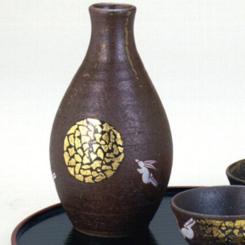 KUTANI WARE TSUKI USAGI JAPANESE SAKE SET