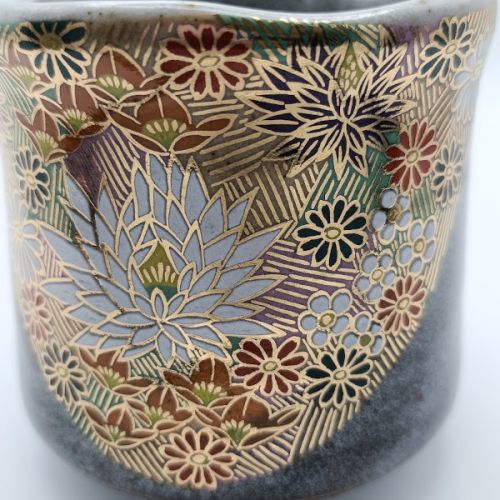 KUTANI WARE YUNOMI TEA CUP KINHANA-ZUME GOLD FLORAL DESIGN