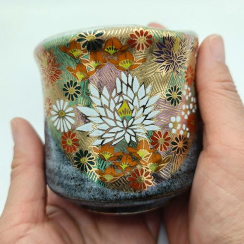 KUTANI WARE YUNOMI TEA CUP KINHANA-ZUME GOLD FLORAL DESIGN