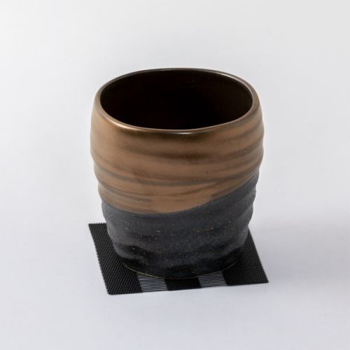 MINO WARE SPARKLE WHITE AND BLACK PAIR SAKE CUP