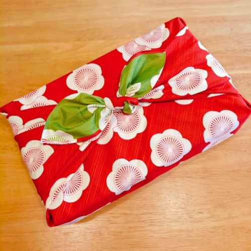MUSUBI JAPANESE FUROSHIKI ISA PATTERN REVERSIBLE 104CM