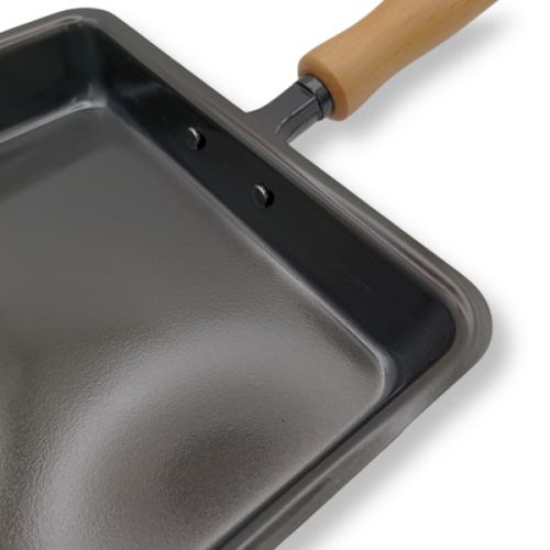 TSUBAME SANJO IRON TAMAGOYAKI JAPANESE EGG OMELETTE PAN 18X18CM