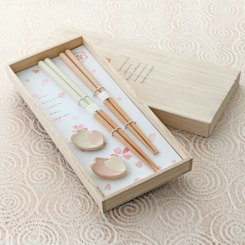 WAKASA LACQUER SAKURA PAIR CHOPSTICKS & MINO WARE RESTS GIFT SET