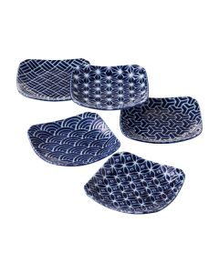 ENSEMBLE DE 5 ASSIETTES CARRÉES À MOTIF GÉOMÉTRIQUE EDO KOMON EN MINO WARE