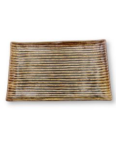 ASSIETTE RECTANGULAIRE BRUN CARAMEL À RAYURES SHINOGI EN CÉRAMIQUE MINO