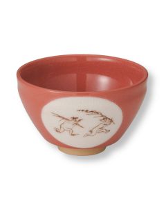 PETIT BOL À MATCHA EN CÉRAMIQUE MINO — MOTIF ANIMAUX ESPIÈGLES CHŌJŪ-GIGA ROUGE