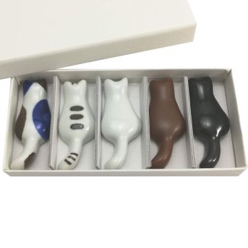 HASAMI WARE NEKO HASHIOKI CAT-SHAPED CHOPSTICK RESTS SET OF 5