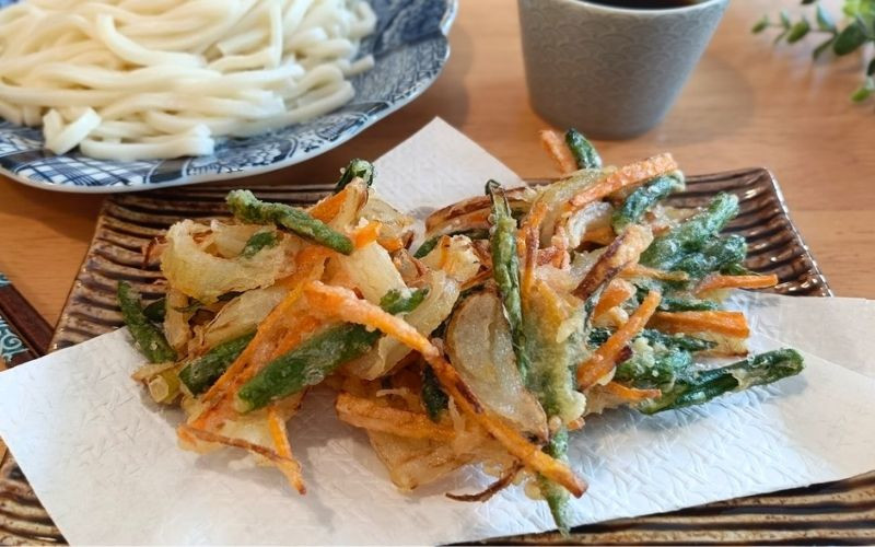 Kakiage Udon – Udon japonais avec beignets de légumes croustillants
